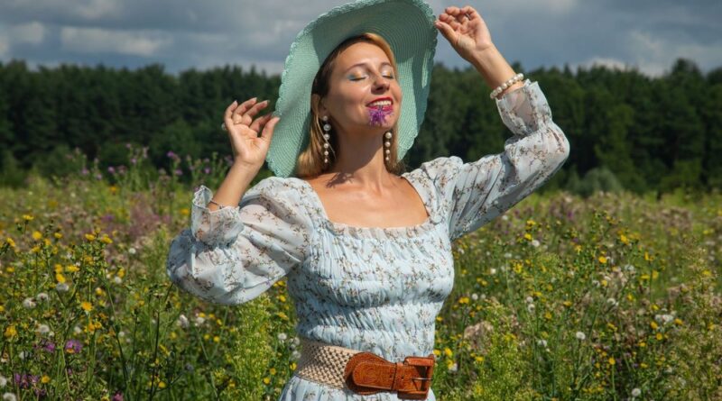 jaki pasek do sukienki w kwiaty